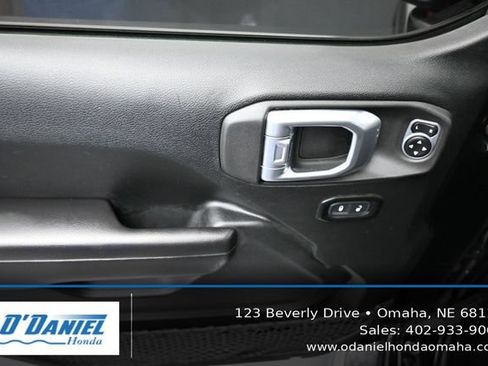 Used 2021 Jeep Wrangler Sport AWD/4WD image 24