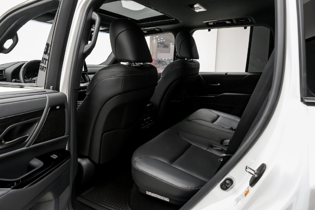 Used 2026 Lexus LX 700h Luxury w/ Appearance Package AWD/4WD image 41