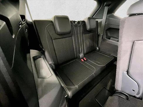 Used 2023 Volkswagen Tiguan SE R-Line FWD image 30