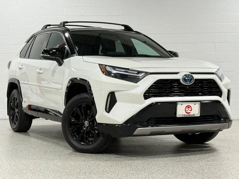 Used 2022 Toyota RAV4 XSE AWD/4WD image 4