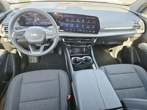 New 2026 Chevrolet Traverse LT w/ Driver Confidence Package FWD image 6