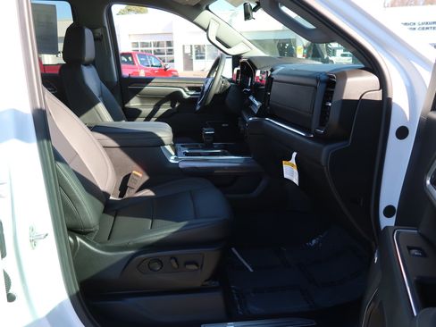 Used 2025 Chevrolet Silverado 1500 LTZ w/ Technology Package image 39