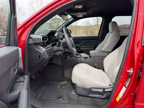 Used 2025 Toyota 4Runner SR5 image 13