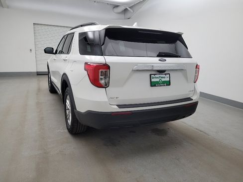 Used 2022 Ford Explorer XLT AWD/4WD image 6