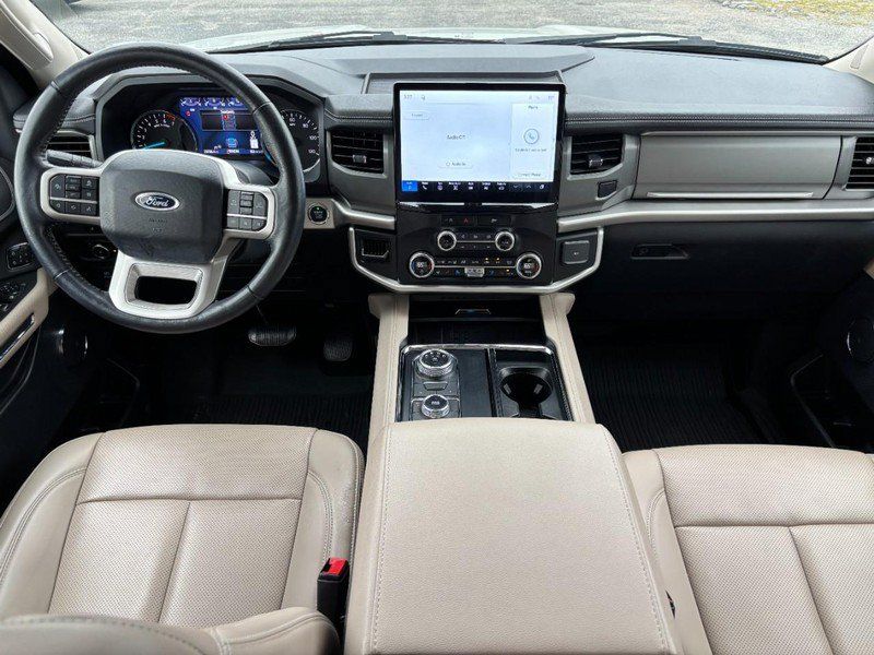 Used 2024 Ford Expedition XLT AWD/4WD image 16