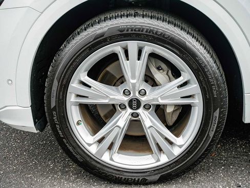 Used 2023 Audi Q8 Premium w/ Convenience Package image 10