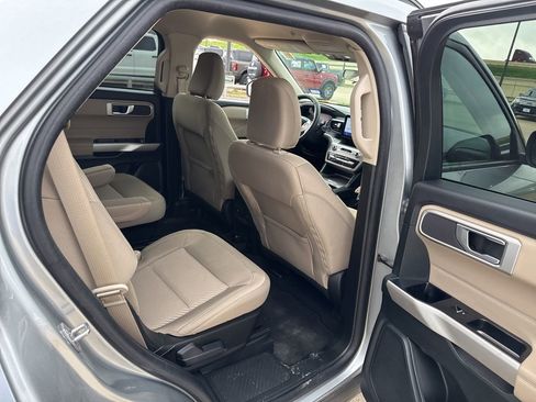 Used 2023 Ford Explorer XLT w/ Class IV Trailer Tow Package image 13