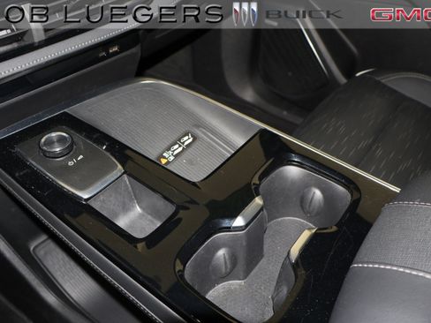 Certified 2025 Buick Enclave Sport Touring image 21