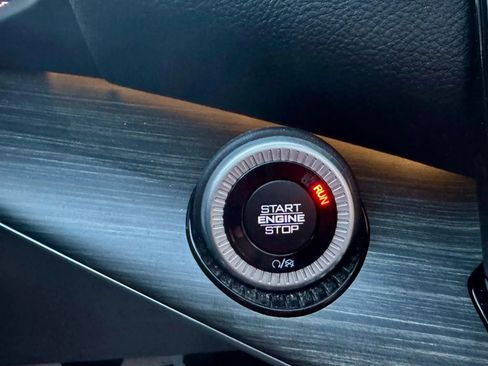 Used 2023 Jeep Wagoneer L Series III w/ Premium Group I image 22