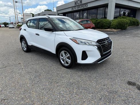 Used 2021 Nissan Kicks S FWD image 41