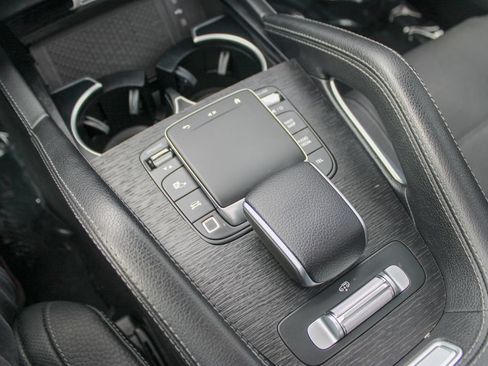 Used 2025 Mercedes-Benz GLS 450 4MATIC image 17