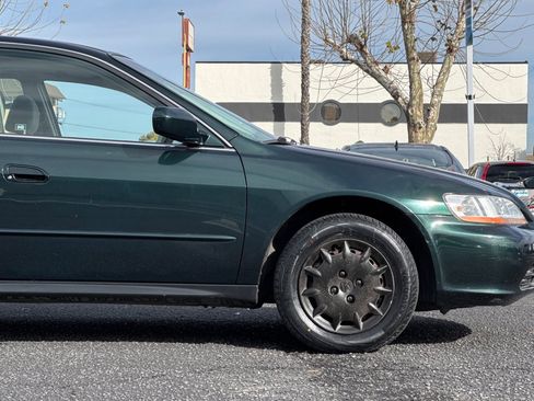 Used 2001 Honda Accord LX image 32