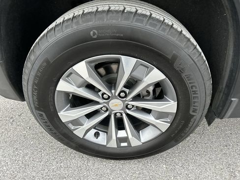 Used 2025 Chevrolet Equinox LT image 9