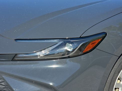 Used 2025 Toyota Camry LE FWD image 28