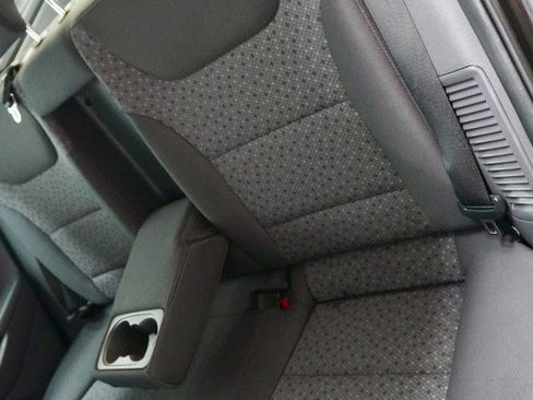 Used 2019 Hyundai Ioniq Plug-In Hybrid image 5