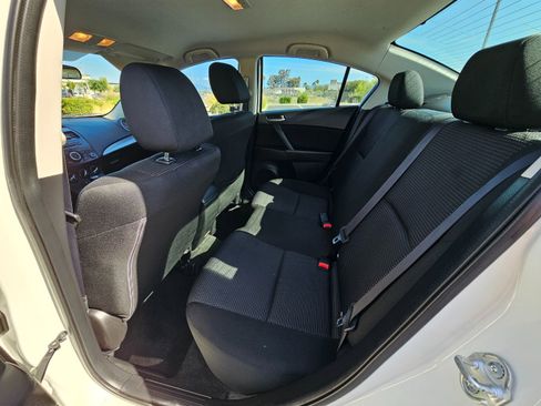 Used 2013 MAZDA MAZDA3 i Sport FWD image 18