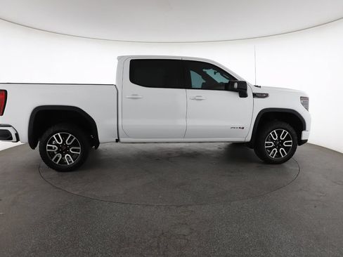 Used 2024 GMC Sierra 1500 AT4 w/ Technology Package AWD/4WD image 14