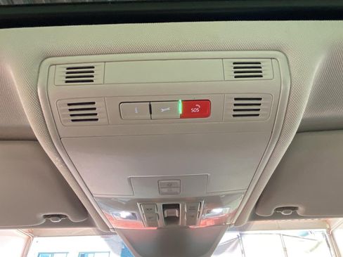 Used 2021 Volkswagen Tiguan SEL image 30