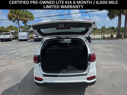 Used 2019 Kia Sorento LX image 11