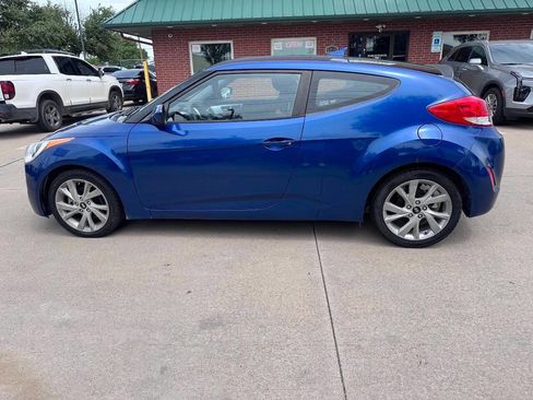 Used 2016 Hyundai Veloster FWD image 11