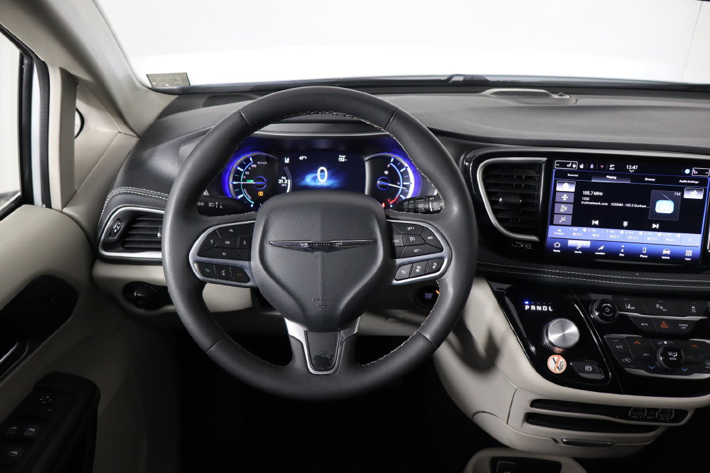 Used 2024 Chrysler Pacifica Limited FWD image 7