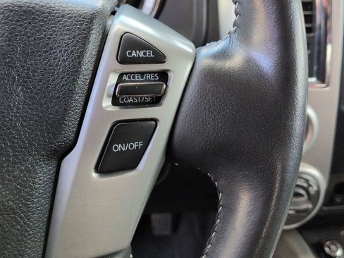 Used 2017 Nissan Titan PRO-4X w/ Pro-4x Convenience Package image 12