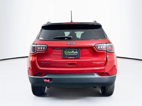 Used 2025 Jeep Compass Trailhawk AWD/4WD image 7