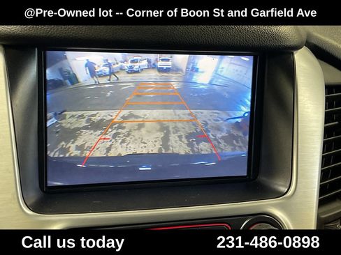 Used 2016 GMC Yukon SLT w/ Open Road Package AWD/4WD image 25