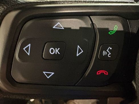 Used 2021 Jeep Gladiator Sport AWD/4WD image 7