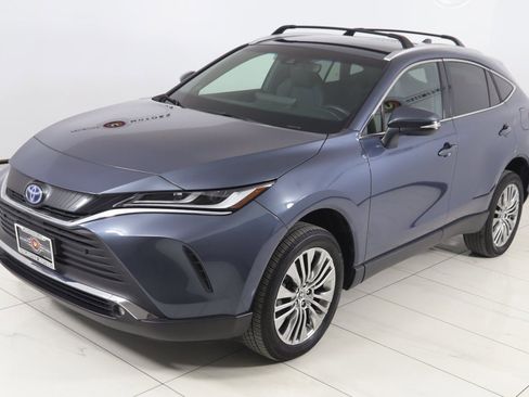 Used 2023 Toyota Venza XLE image 21