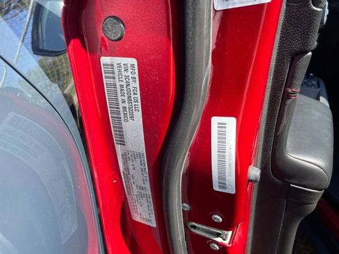 Used 2025 Jeep Compass Trailhawk image 28