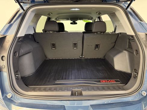 Certified 2024 GMC Terrain SLE w/ Driver Convenience Package image 12