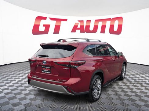 Used 2024 Toyota Highlander Platinum AWD/4WD image 4
