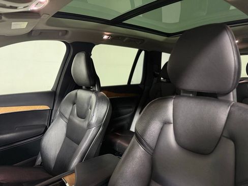 Used 2021 Volvo XC90 T6 Momentum w/ Protection Package Premier AWD/4WD image 18