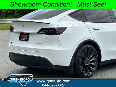 Used 2022 Tesla Model Y Performance AWD/4WD image 44