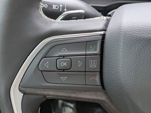 New 2025 Jeep Grand Cherokee Limited w/ Black Appearance Package image 18