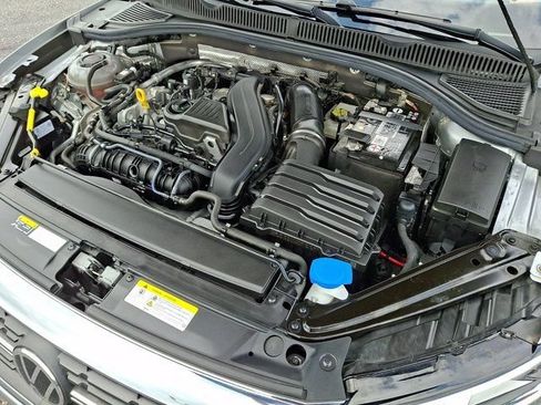 Certified 2023 Volkswagen Jetta SE w/ Panoramic Sunroof Package FWD image 34