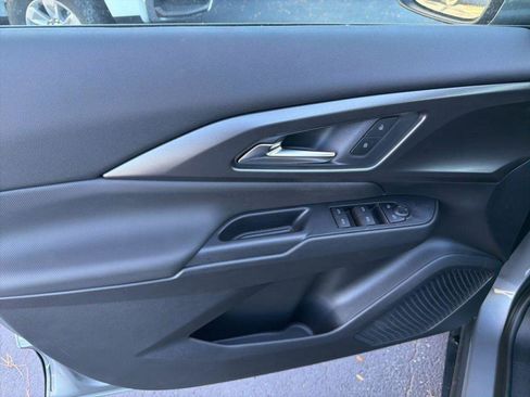 New 2026 Chevrolet Equinox EV LT image 21