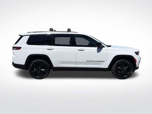 Used 2023 Jeep Grand Cherokee L Laredo AWD/4WD image 10