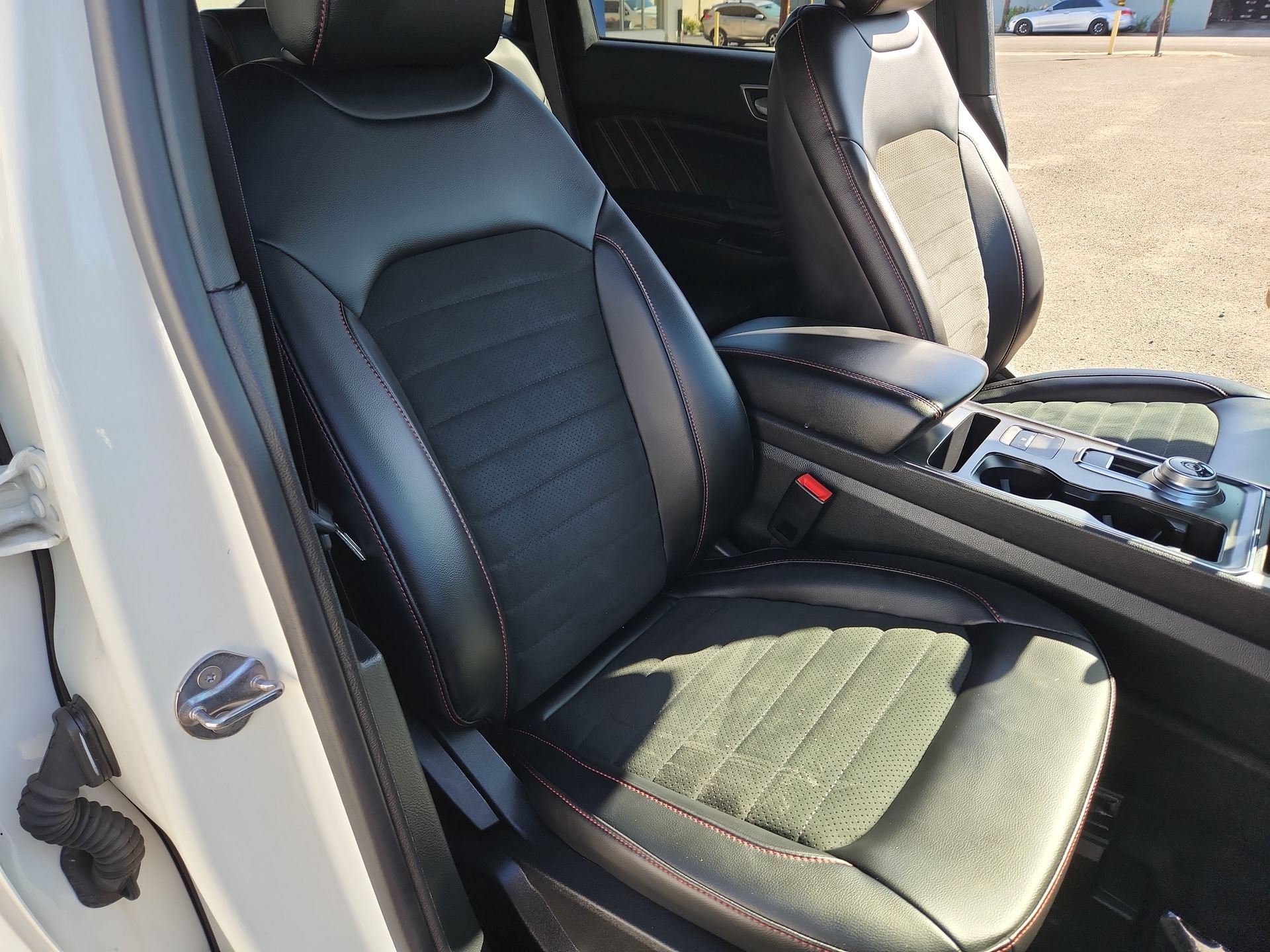 Used 2024 Ford Edge ST-Line AWD/4WD image 24