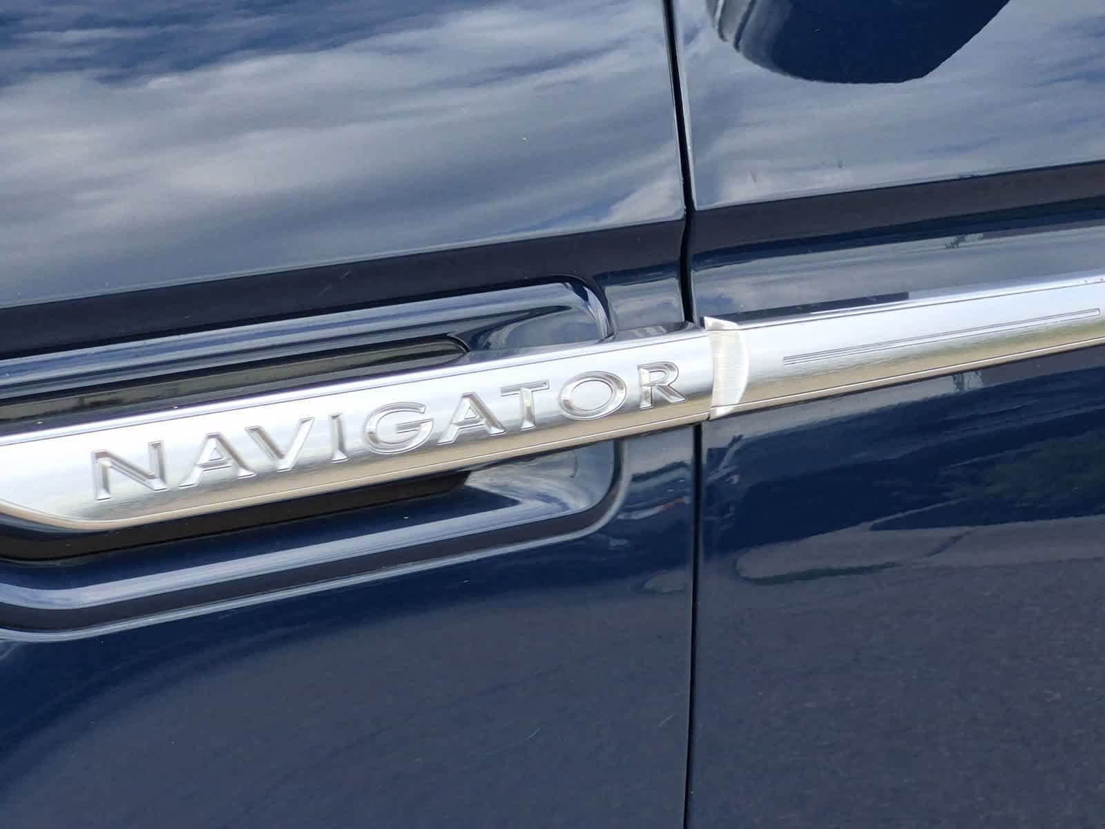Used 2020 Lincoln Navigator L Reserve w/ Luxury Package AWD/4WD image 13