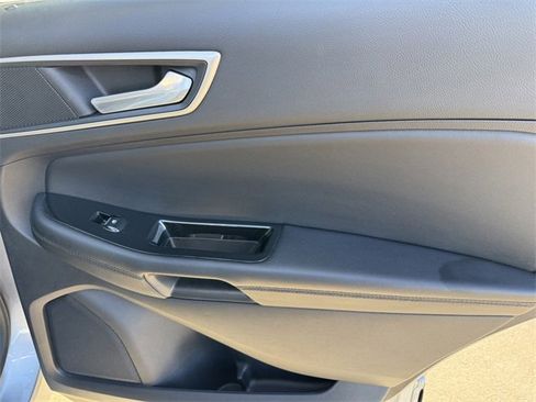 Used 2020 Ford Edge SEL w/ Convenience Package image 8