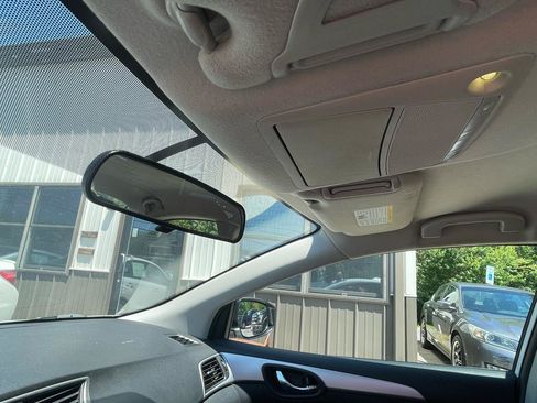 Used 2016 Nissan Sentra S FWD image 16