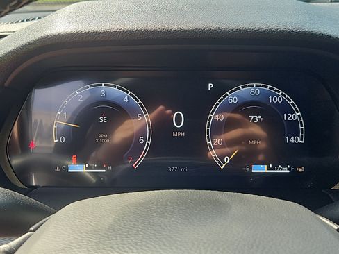 Used 2025 Jeep Grand Cherokee Altitude AWD/4WD image 19