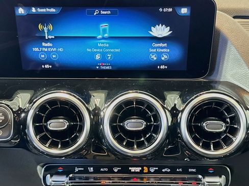 Used 2023 Mercedes-Benz GLA 250 4MATIC image 13