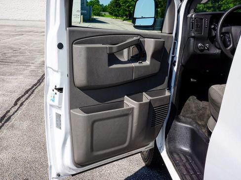 Used 2017 Chevrolet Express 3500 LT w/ LT Preferred Equipment Group RWD image 64