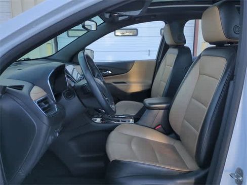 Used 2023 Chevrolet Equinox Premier image 17