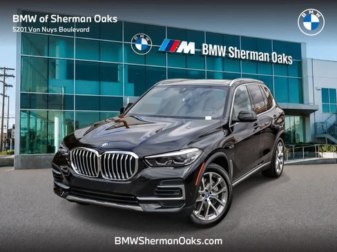 Used 2023 BMW X5 xDrive45e w/ Parking Assistance Package AWD/4WD image 1