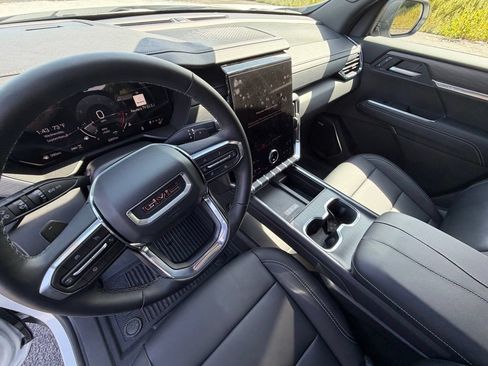Used 2026 GMC Acadia Elevation w/ Elevation Premium Package AWD/4WD image 20