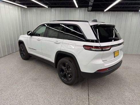 New 2026 Jeep Grand Cherokee Limited w/ Limited Altitude Package RWD image 4